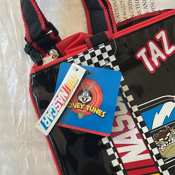 Brand new vintage Looney Toons Taz NASCAR medium Duffle Nag - Picture 5 of 7